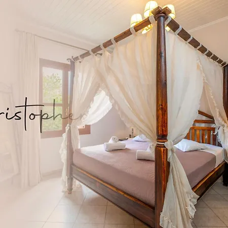Santa Elena Boutique *