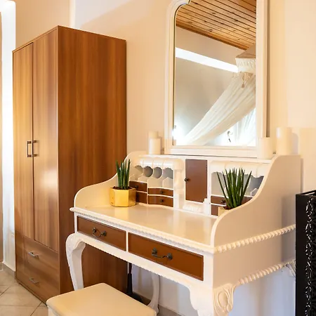 Santa Elena Boutique *