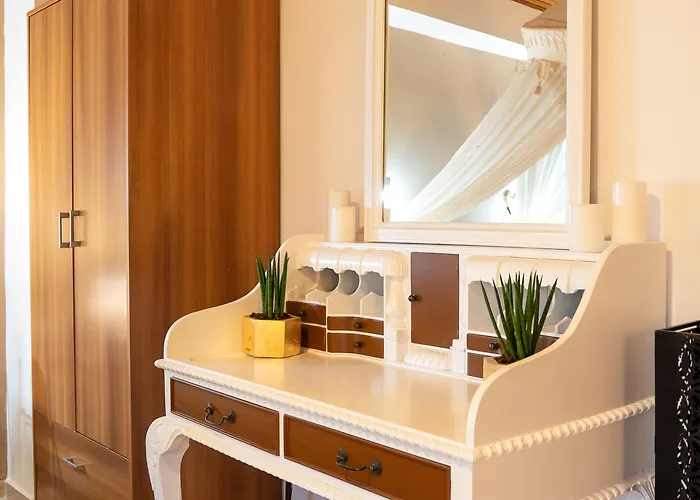 Santa Elena Boutique *