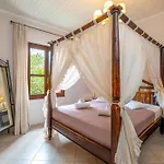 Santa Elena Boutique *